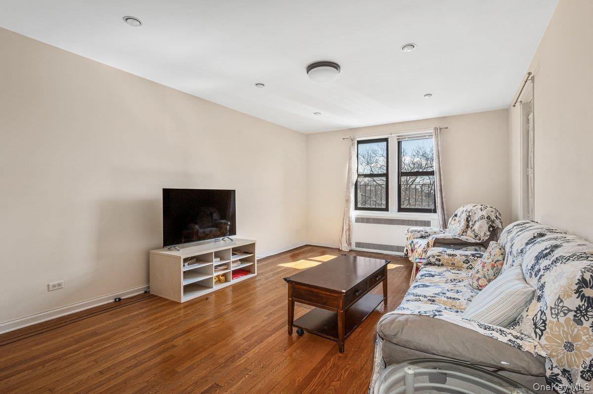 Condo Ithaca  Queens, NY 11373, MLS-981790-8