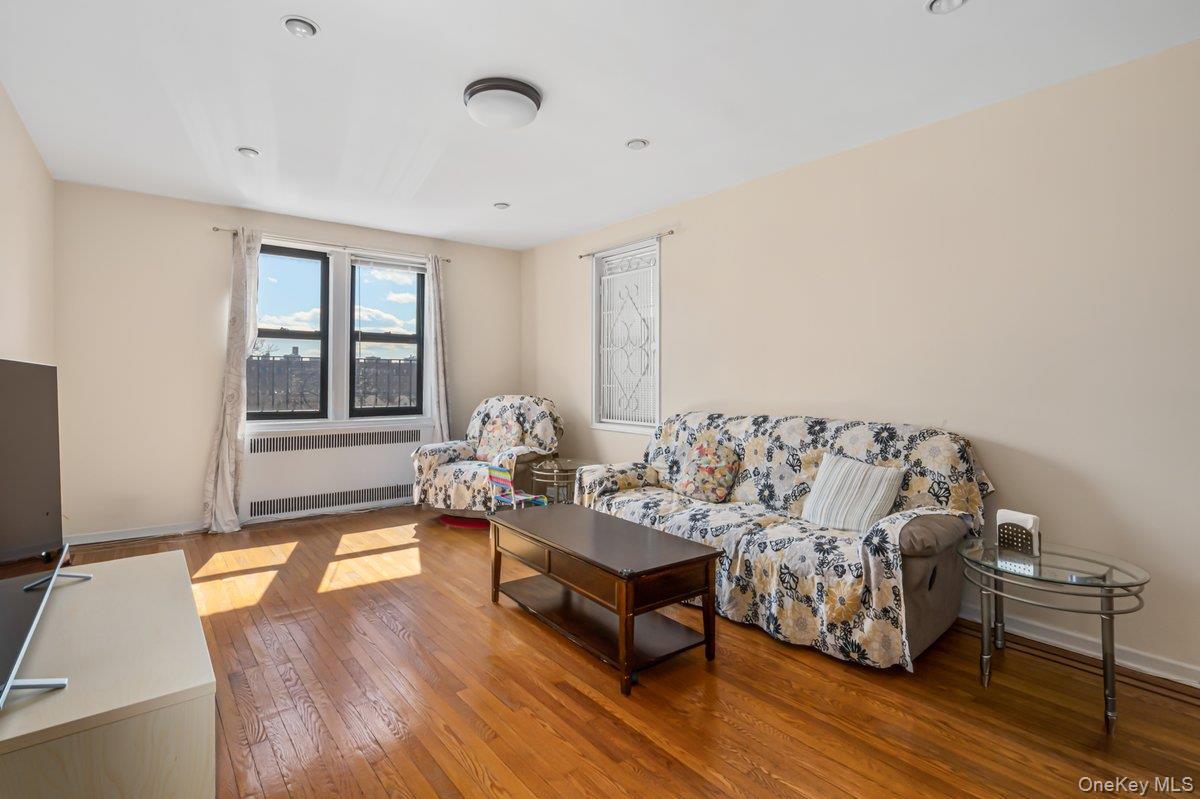 Condo Ithaca  Queens, NY 11373, MLS-981790-9