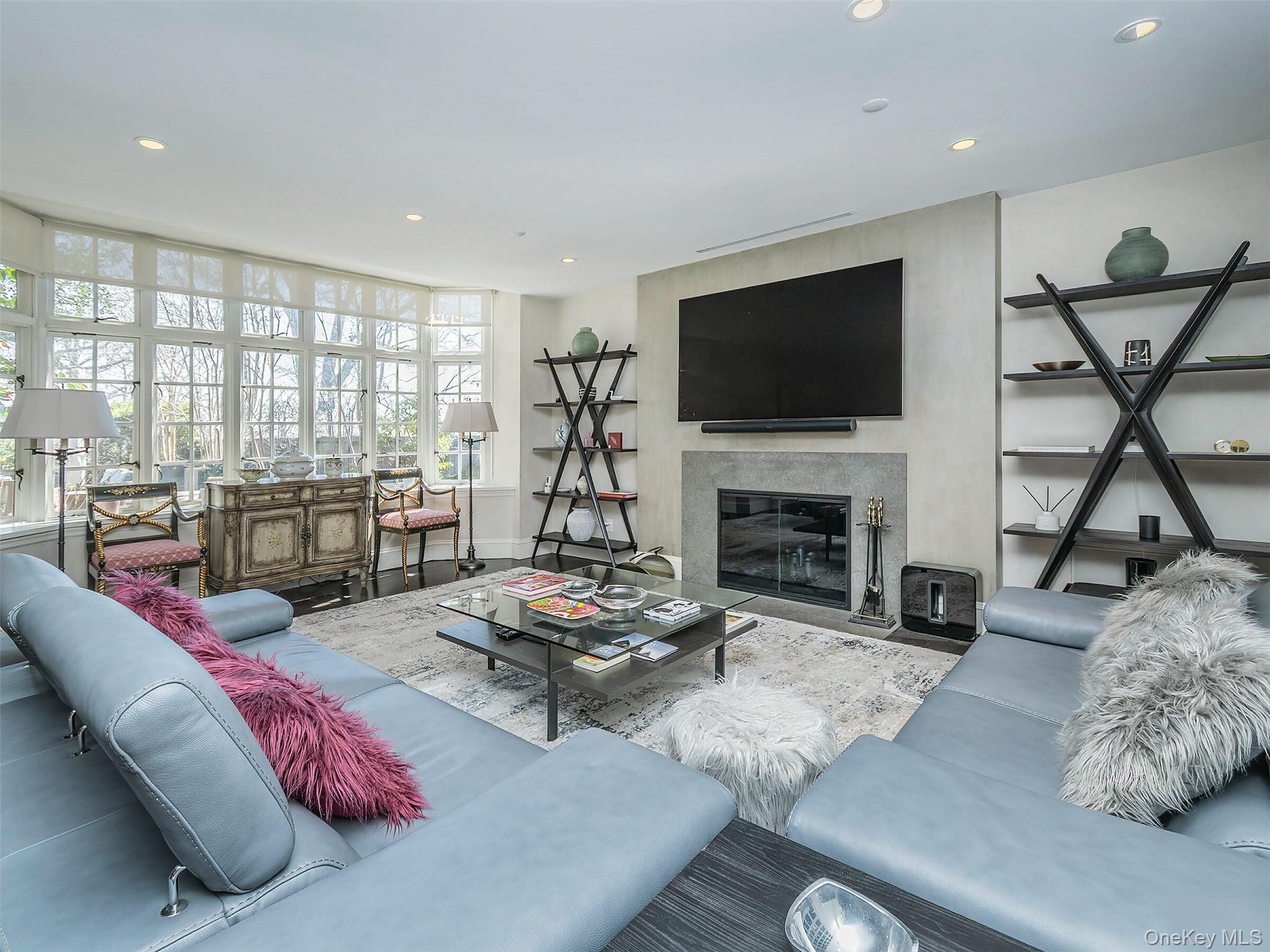 Condo Estate  Nassau County, NY 11577, MLS-981793-10