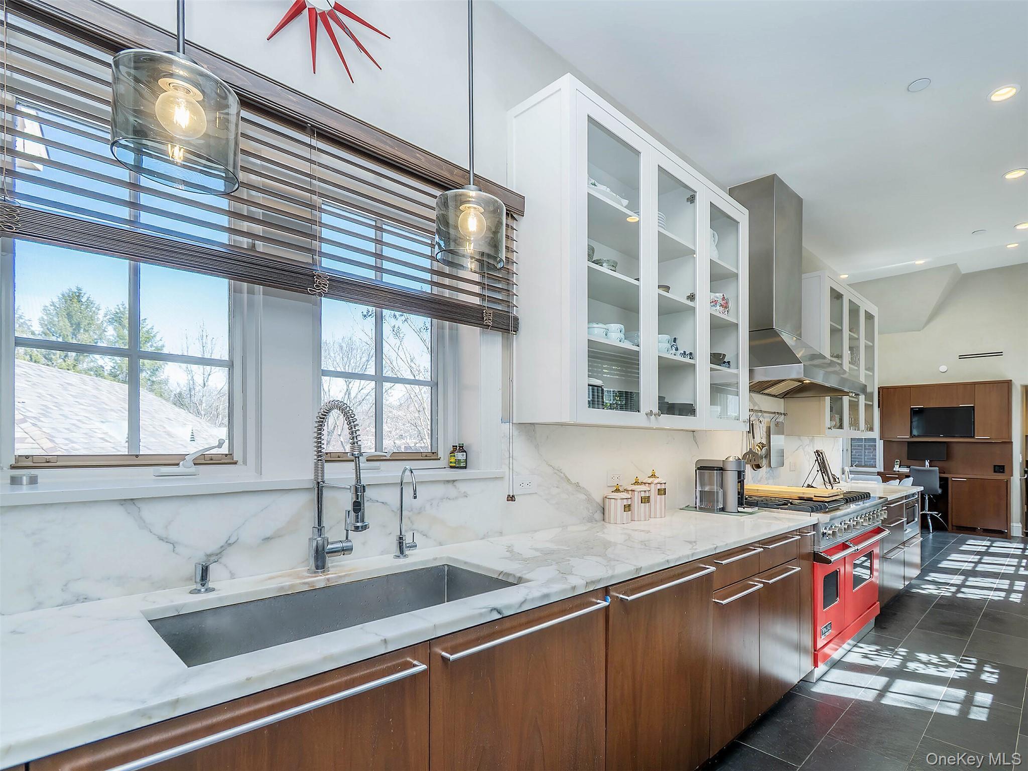 Condo Estate  Nassau County, NY 11577, MLS-981793-18