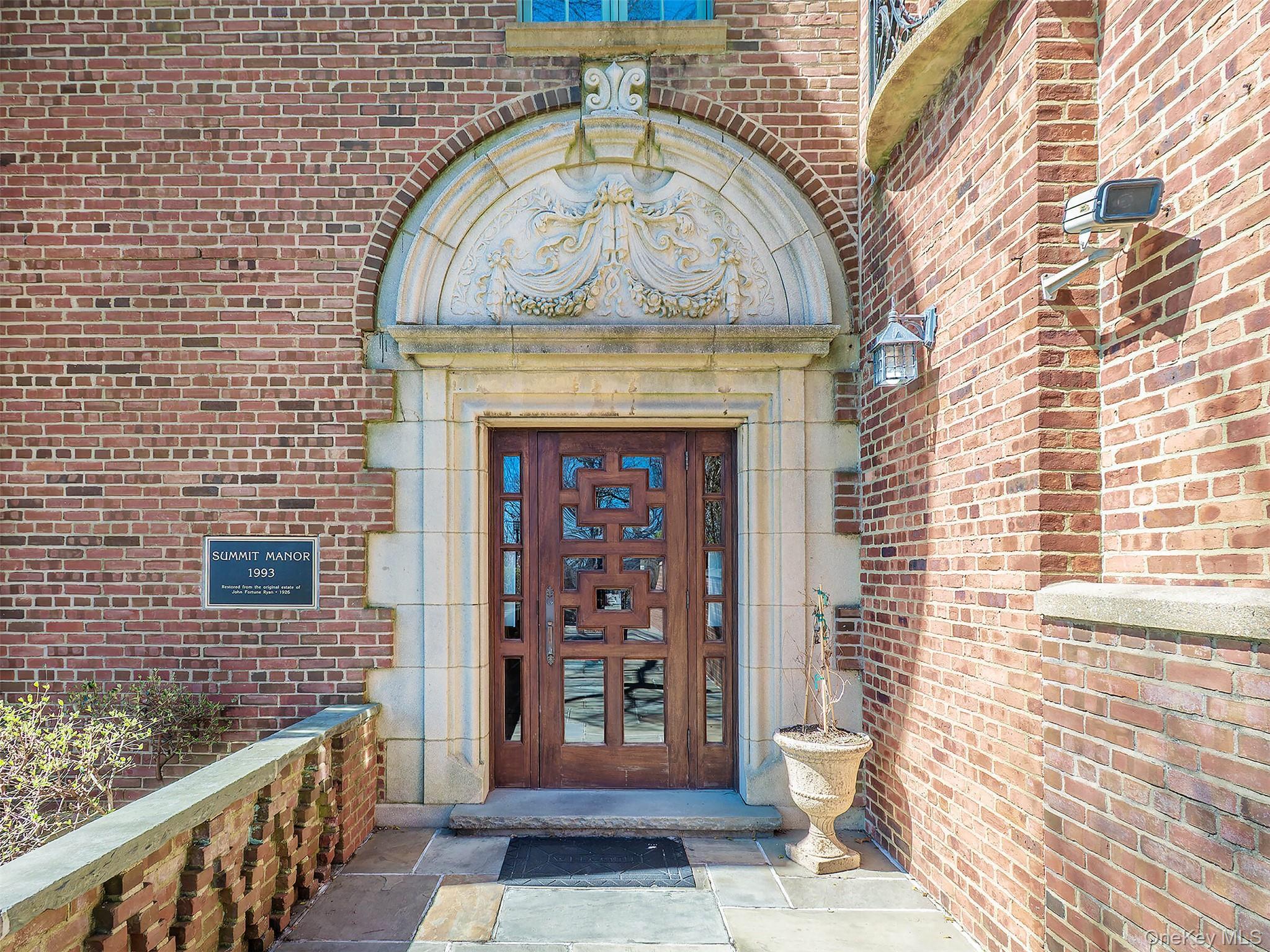 Condo Estate  Nassau County, NY 11577, MLS-981793-2