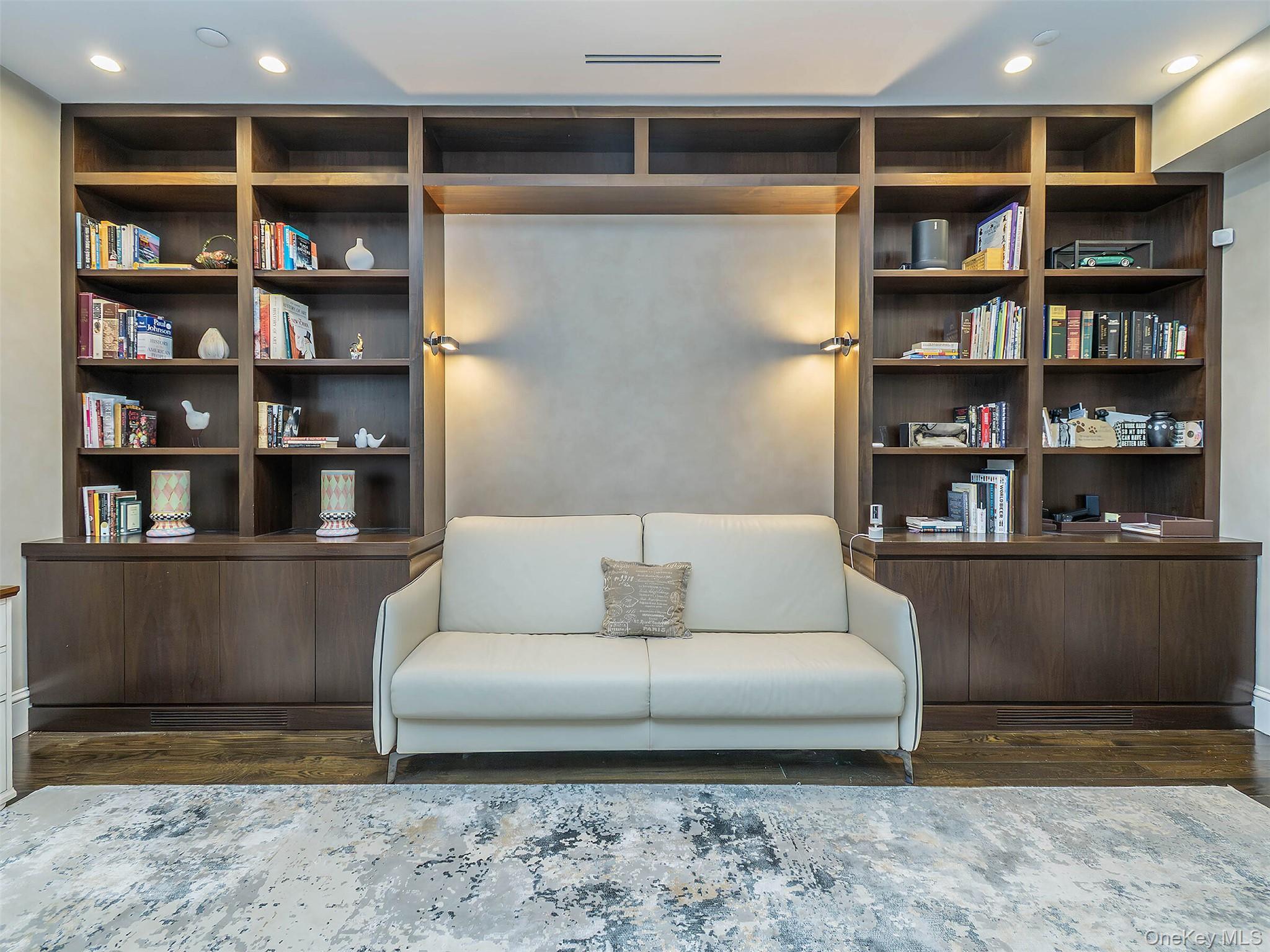 Condo Estate  Nassau County, NY 11577, MLS-981793-24