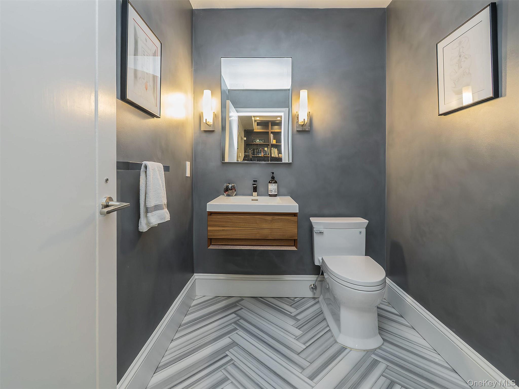 Condo Estate  Nassau County, NY 11577, MLS-981793-26