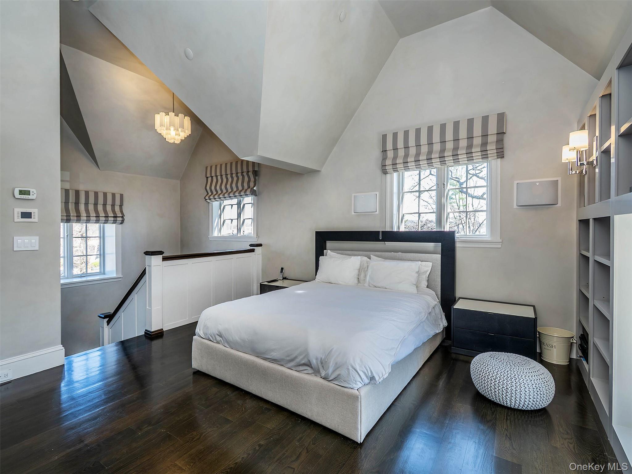 Condo Estate  Nassau County, NY 11577, MLS-981793-28