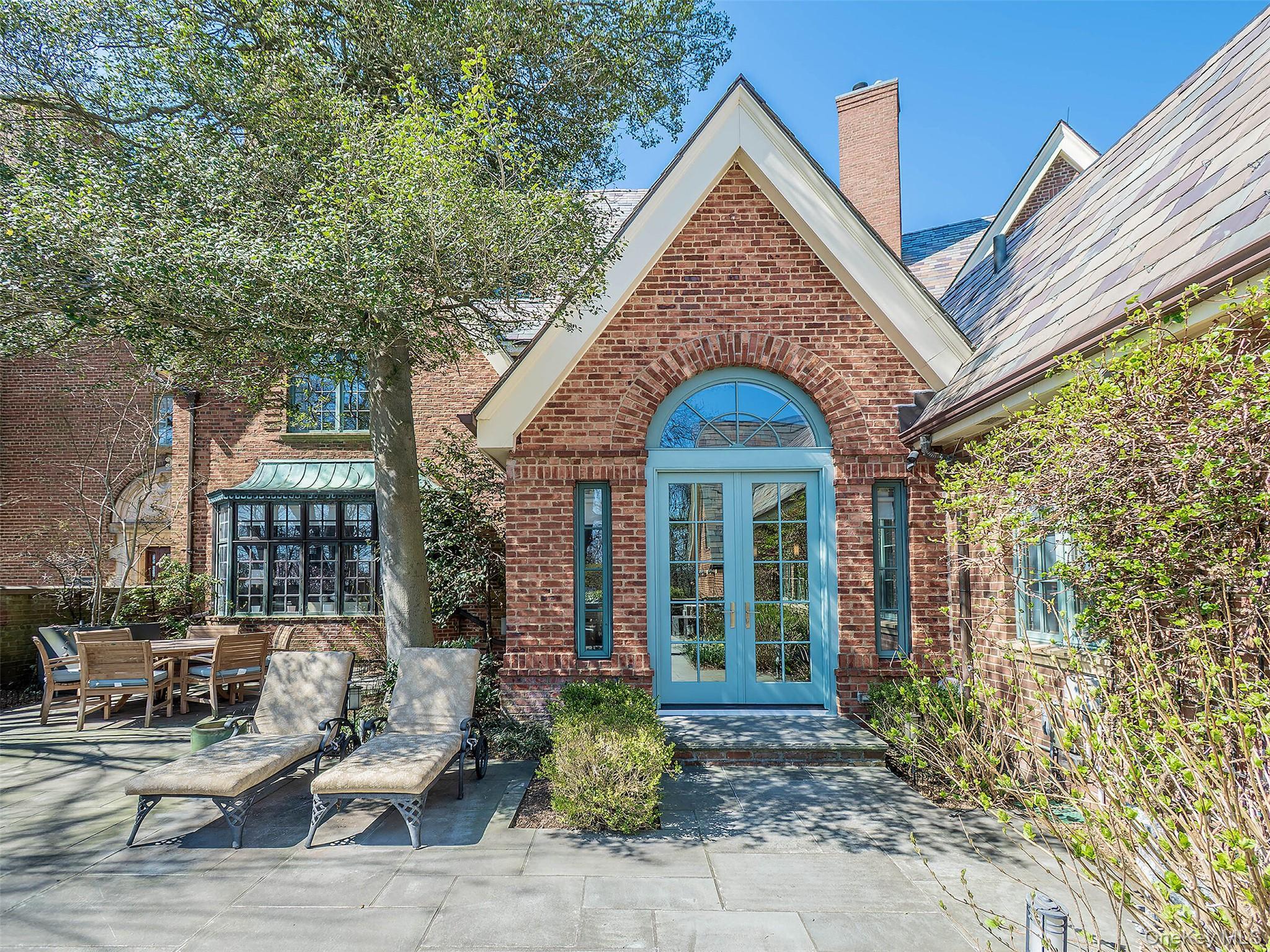 Condo Estate  Nassau County, NY 11577, MLS-981793-35