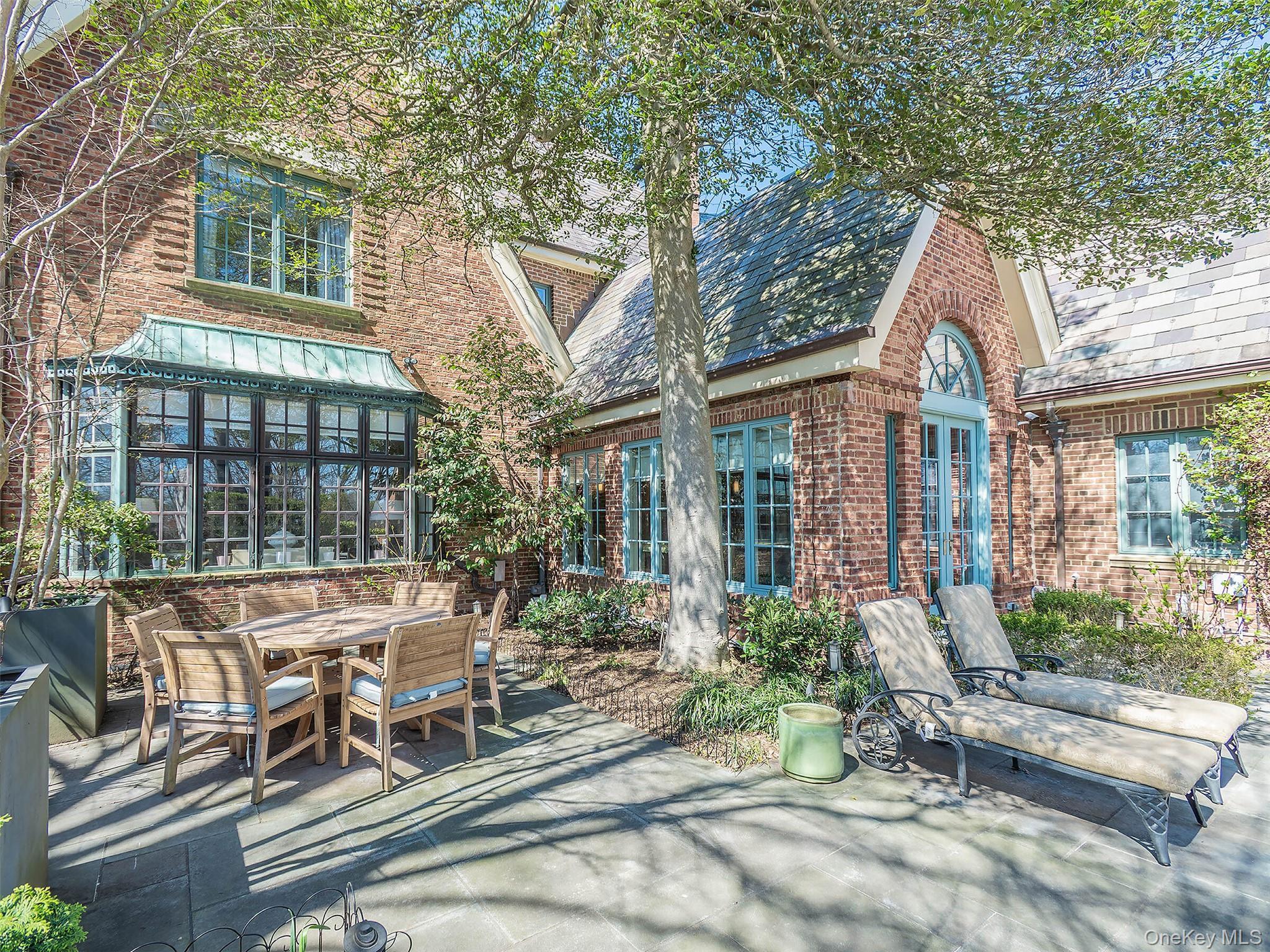 Condo Estate  Nassau County, NY 11577, MLS-981793-36