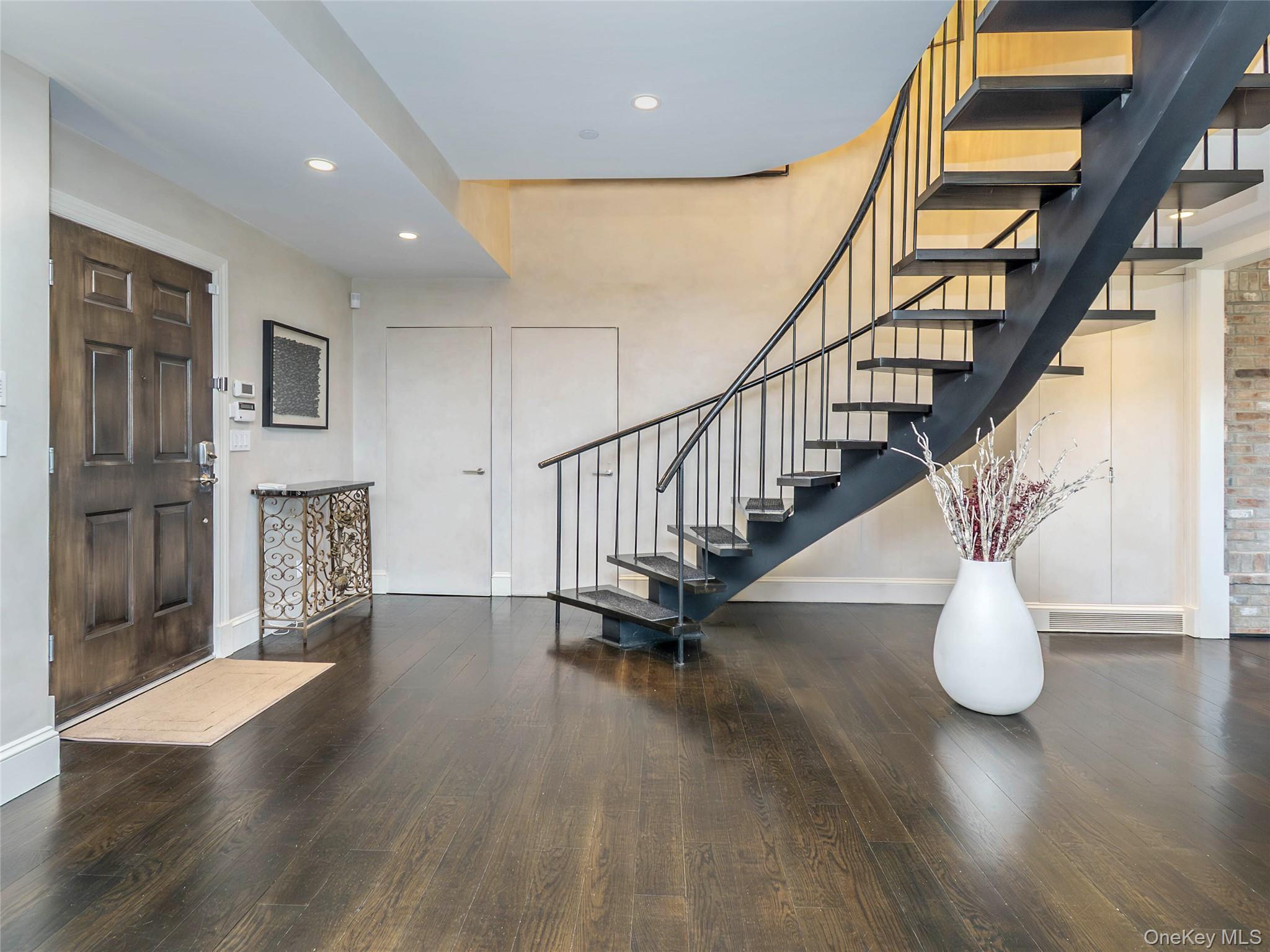 Condo Estate  Nassau County, NY 11577, MLS-981793-4