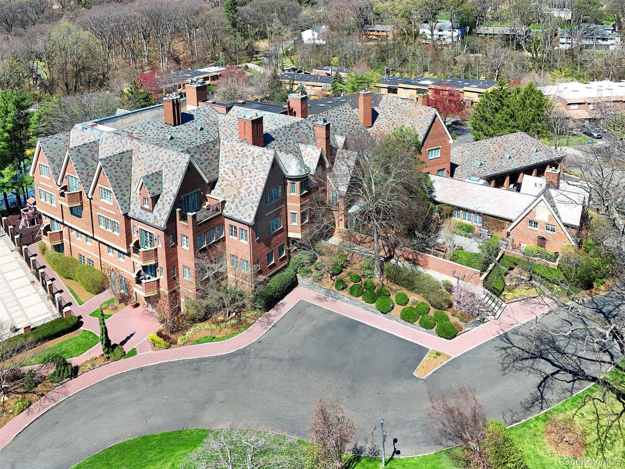 Condo Estate  Nassau County, NY 11577, MLS-981793-43