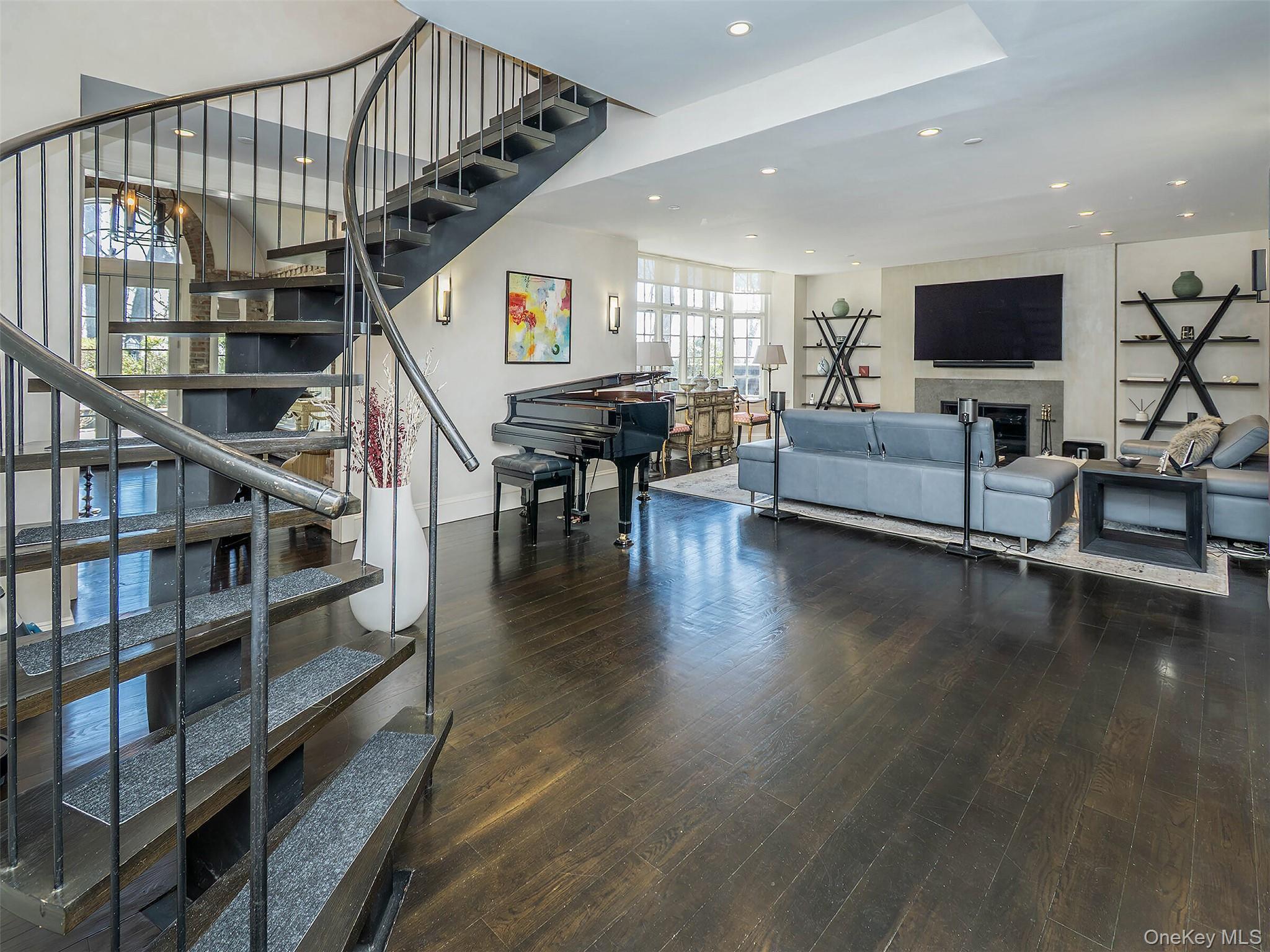 Condo Estate  Nassau County, NY 11577, MLS-981793-5