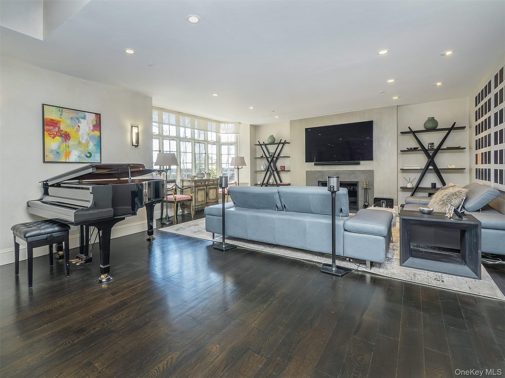 Condo Estate  Nassau County, NY 11577, MLS-981793-6