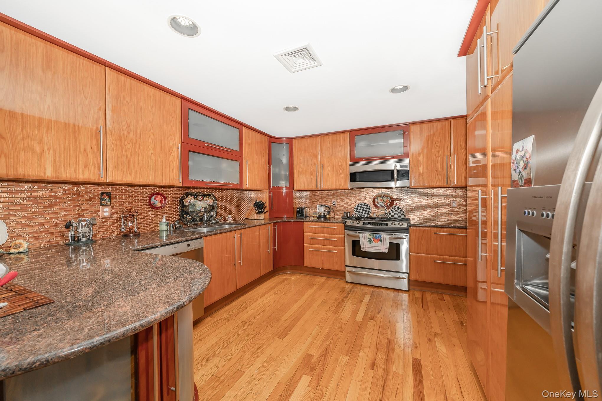 Condo Atlantic Nassau County, NY 11572, MLS-981808-13