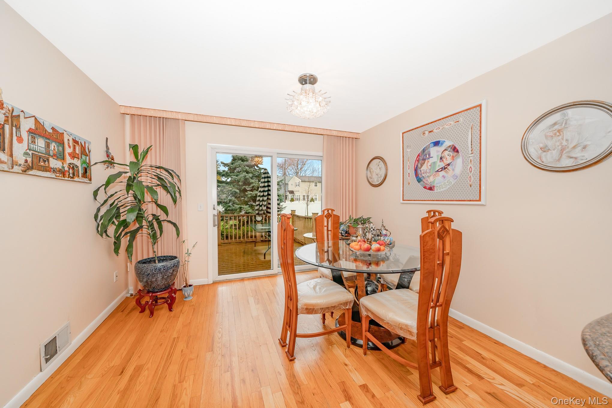 Condo Atlantic Nassau County, NY 11572, MLS-981808-16