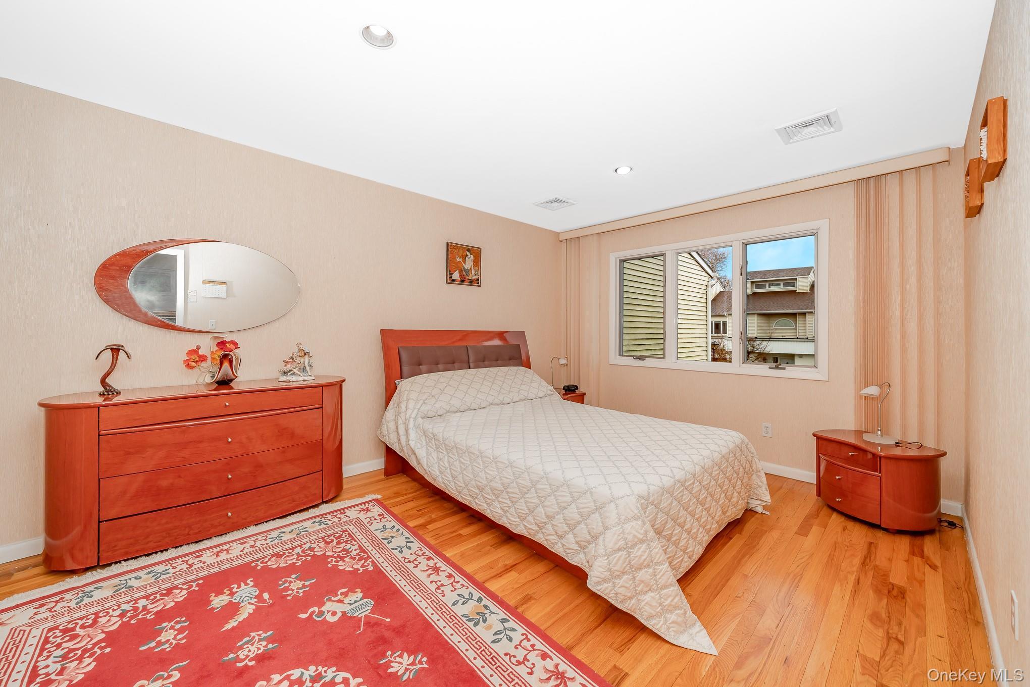 Condo Atlantic Nassau County, NY 11572, MLS-981808-21