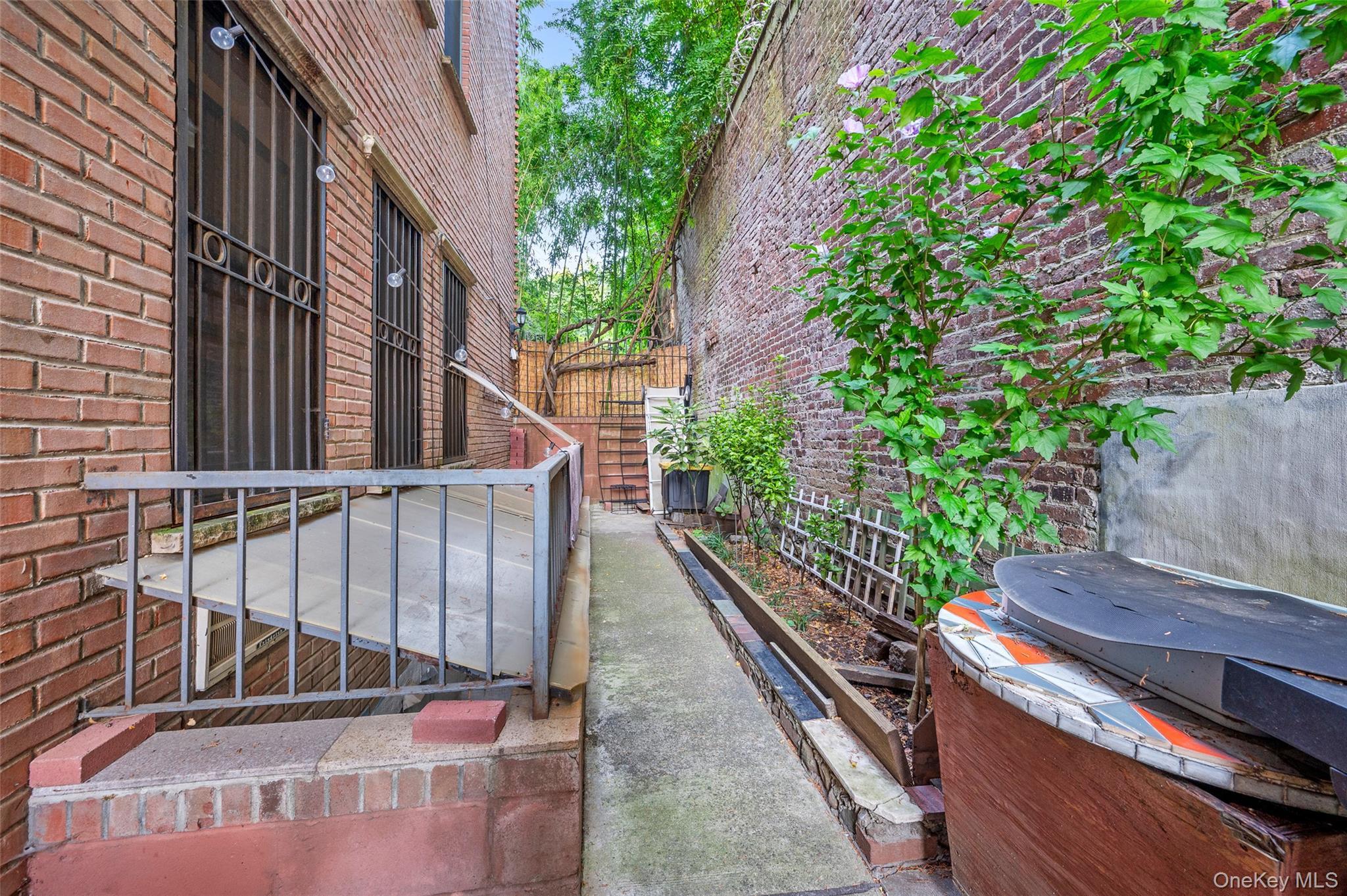 Single Family Hudson  Brooklyn, NY 11201, MLS-981815-23