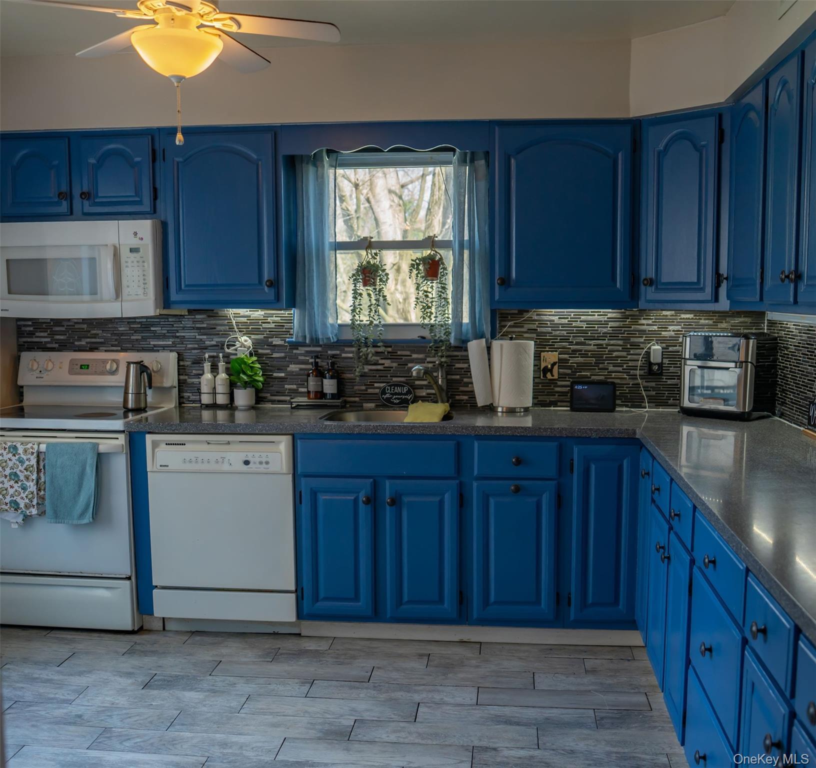 Single Family Merrywood  Dutchess County, NY 12590, MLS-981834-8