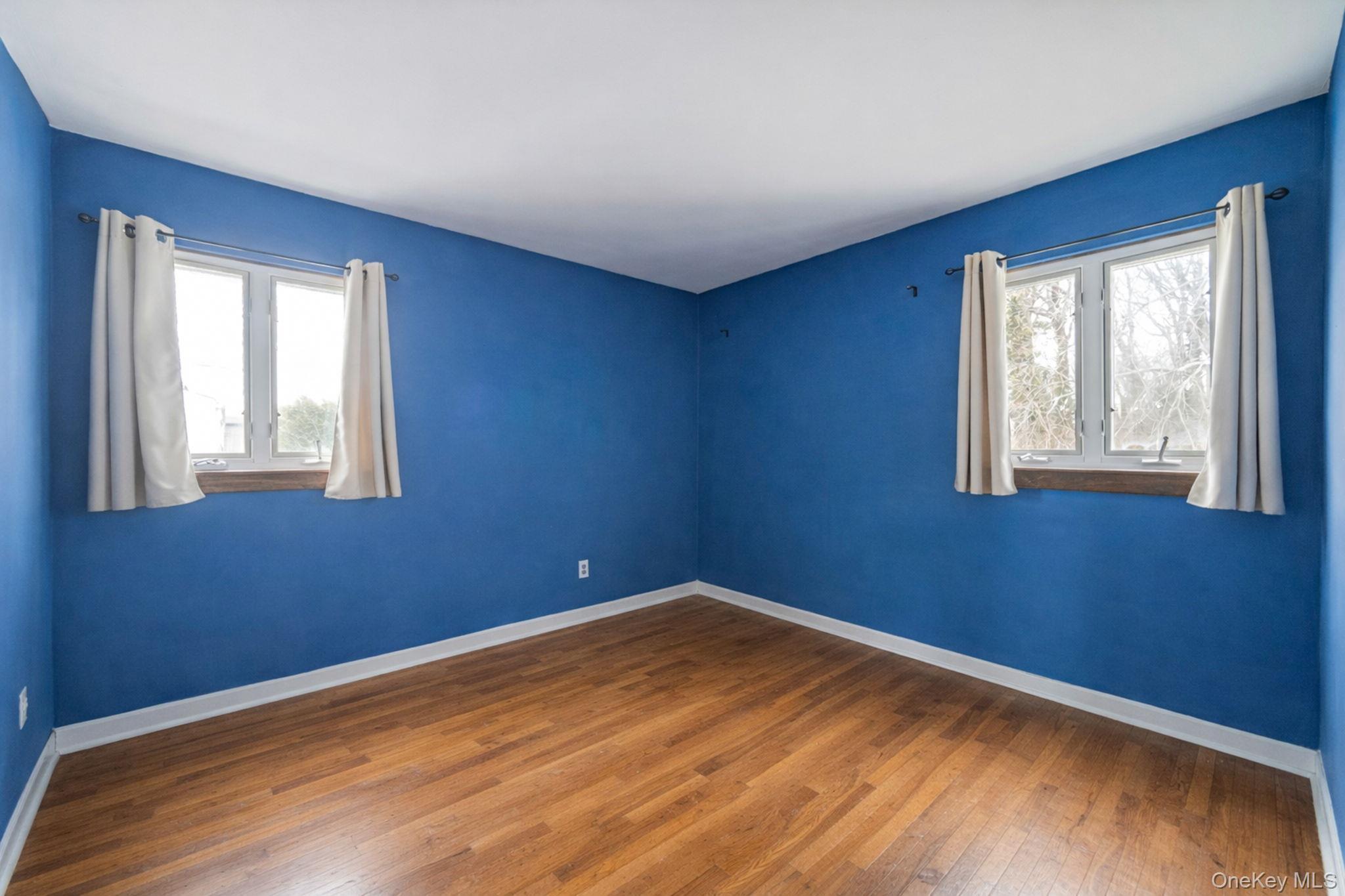 Single Family Wexford  Suffolk County, NY 11769, MLS-981854-24