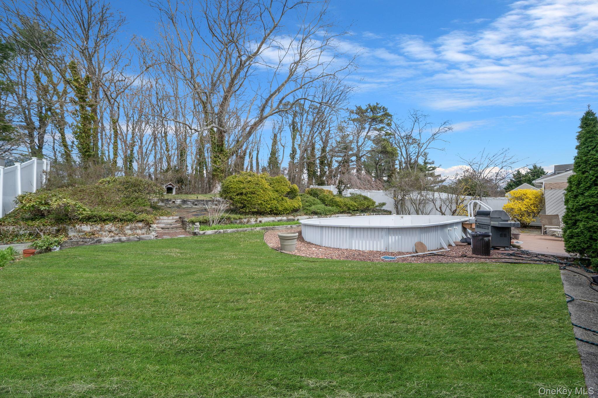 Single Family Wexford  Suffolk County, NY 11769, MLS-981854-32