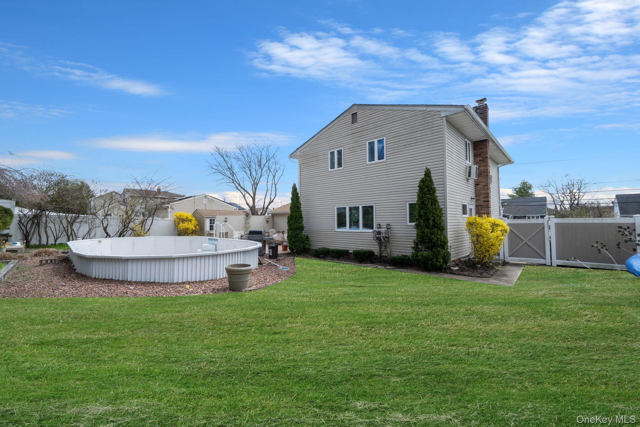 Single Family Wexford  Suffolk County, NY 11769, MLS-981854-33