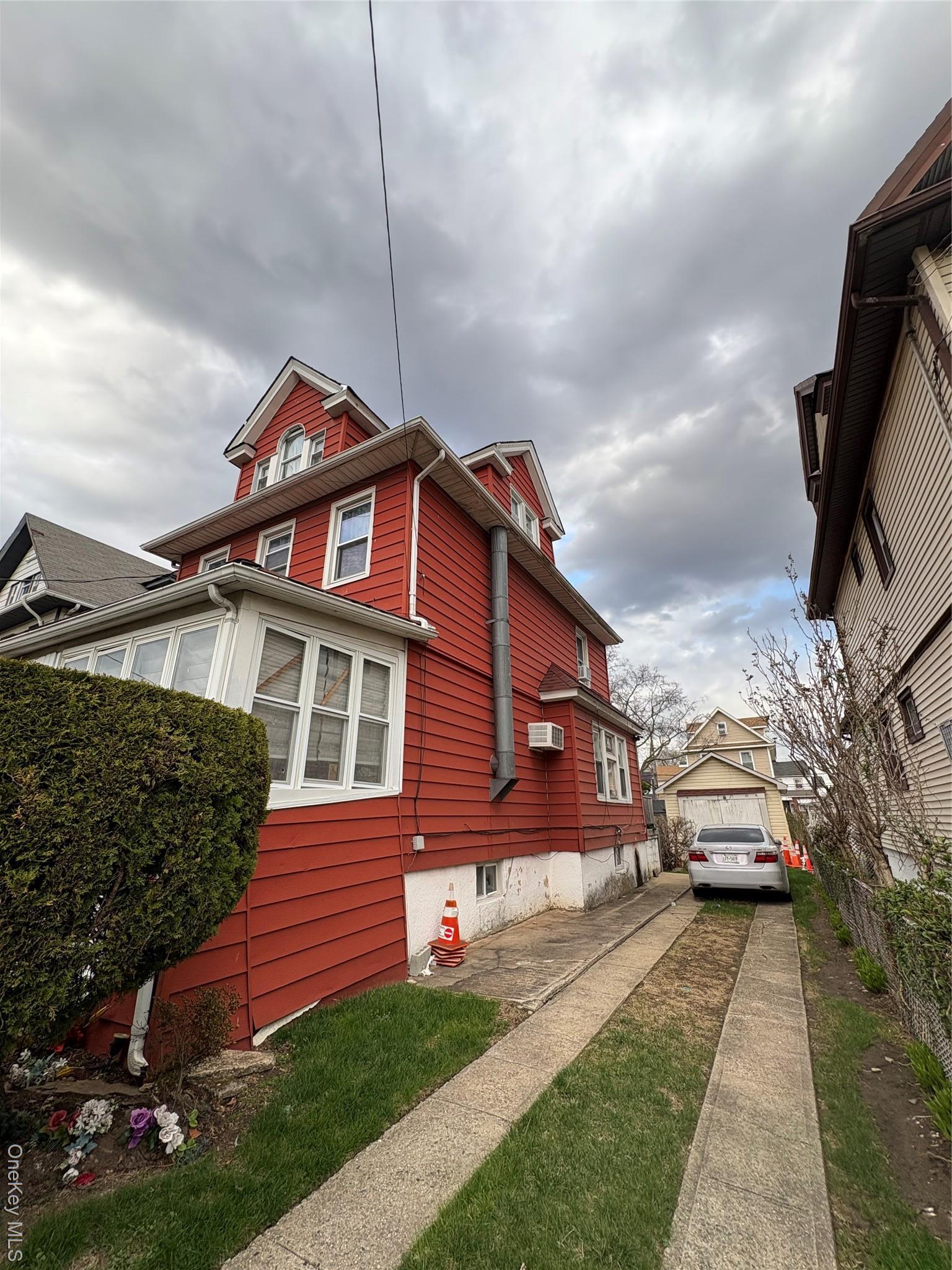 Single Family 189th Street Queens, NY 11412, MLS-981872-2