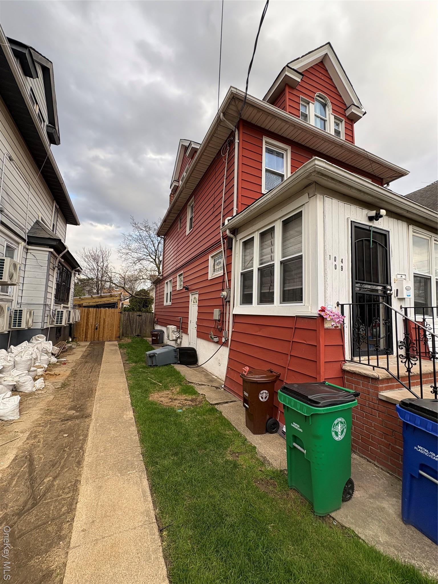 Single Family 189th Street Queens, NY 11412, MLS-981872-6