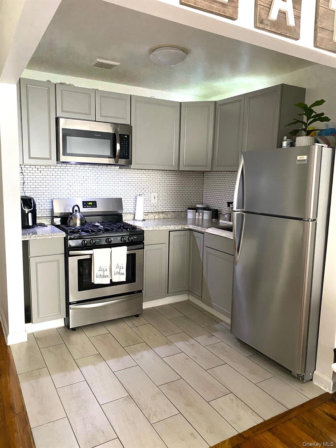 Single Family Jennings Bronx, NY 10459, MLS-981881-8