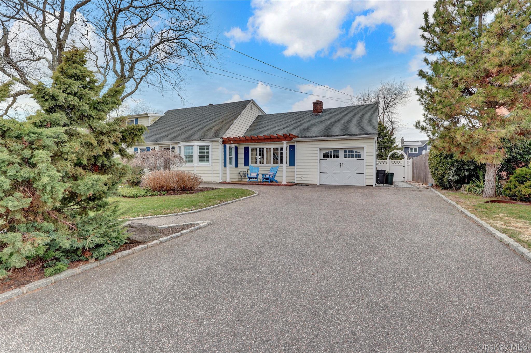 Single Family Blackheath Road Nassau County, NY 11561, MLS-981905-2