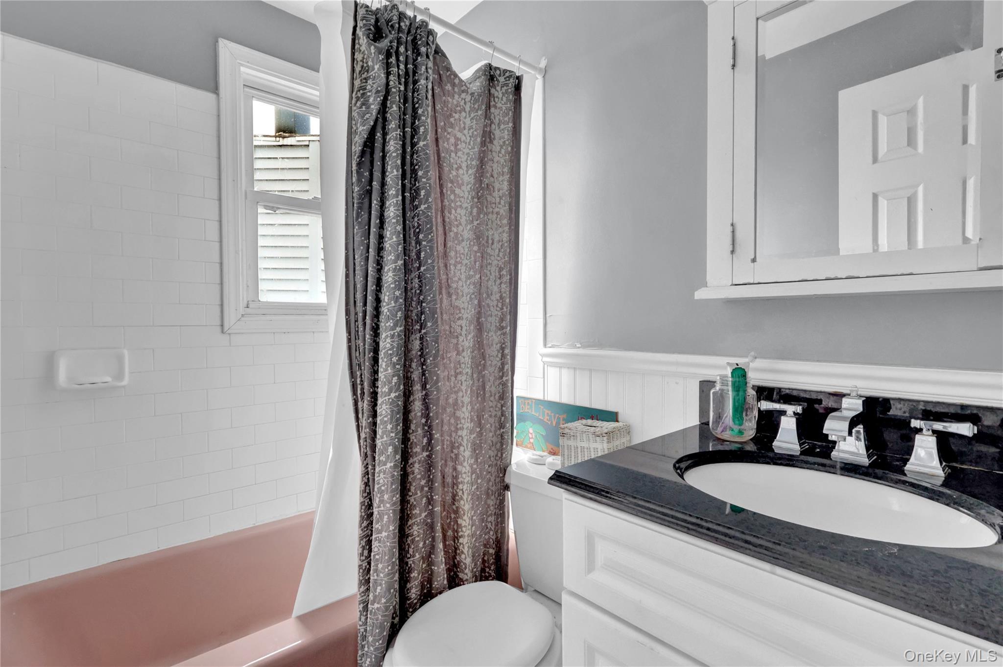 Single Family Blackheath Road Nassau County, NY 11561, MLS-981905-27