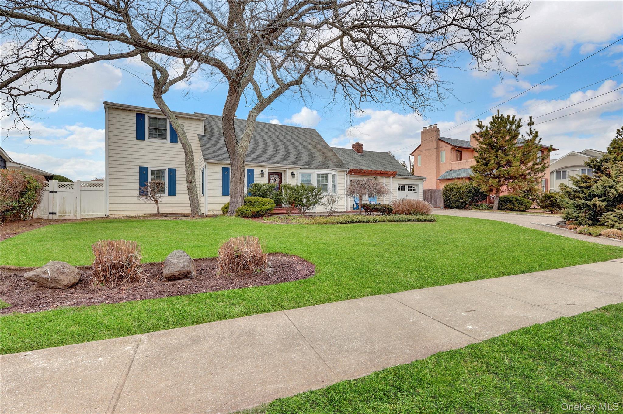 Single Family Blackheath Road Nassau County, NY 11561, MLS-981905-3