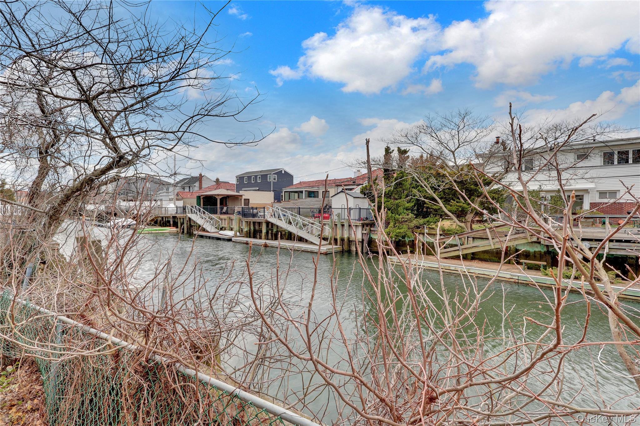 Single Family Blackheath Road Nassau County, NY 11561, MLS-981905-32
