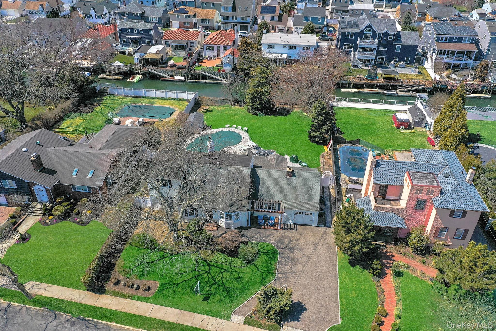 Single Family Blackheath Road Nassau County, NY 11561, MLS-981905-36