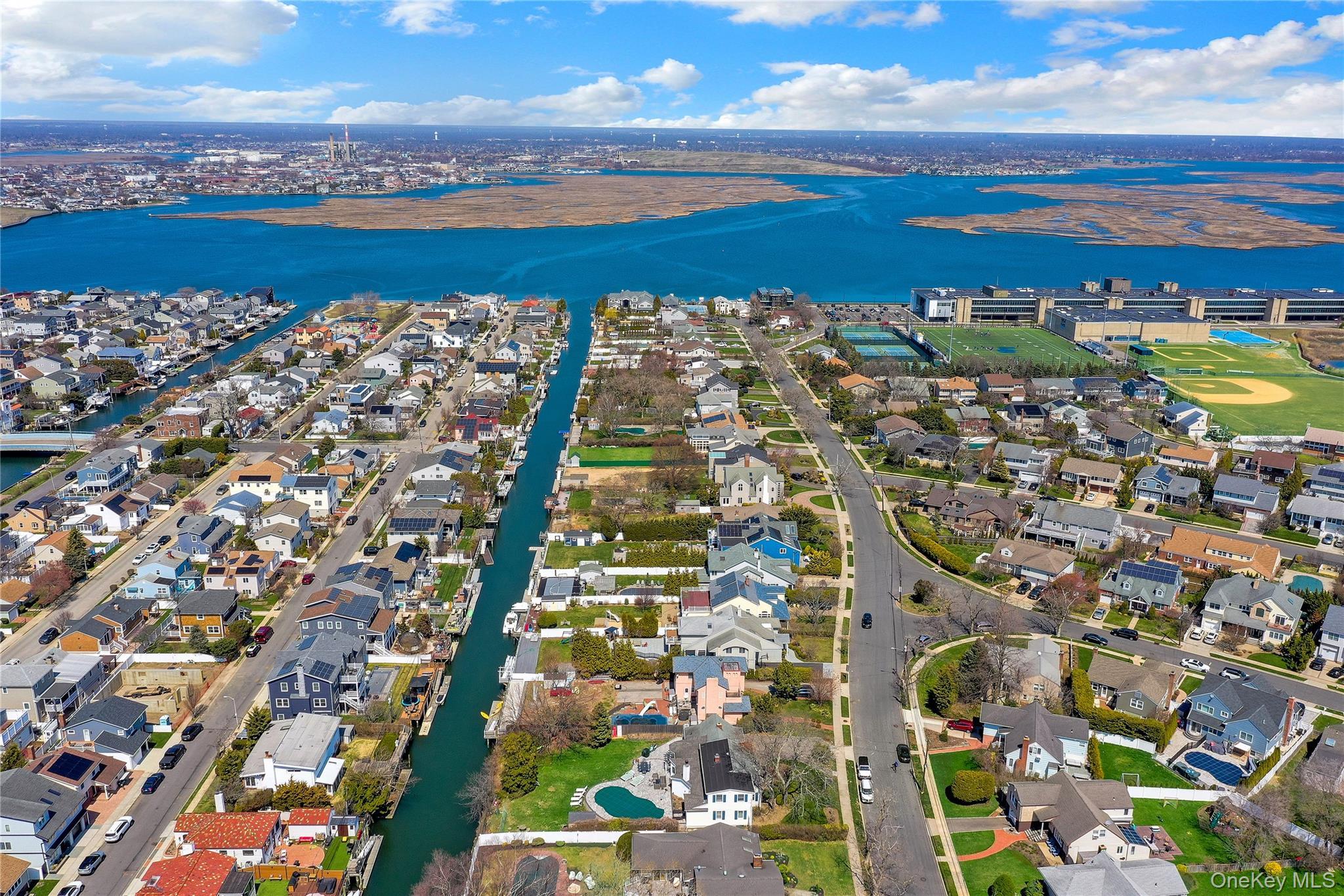 Single Family Blackheath Road Nassau County, NY 11561, MLS-981905-40