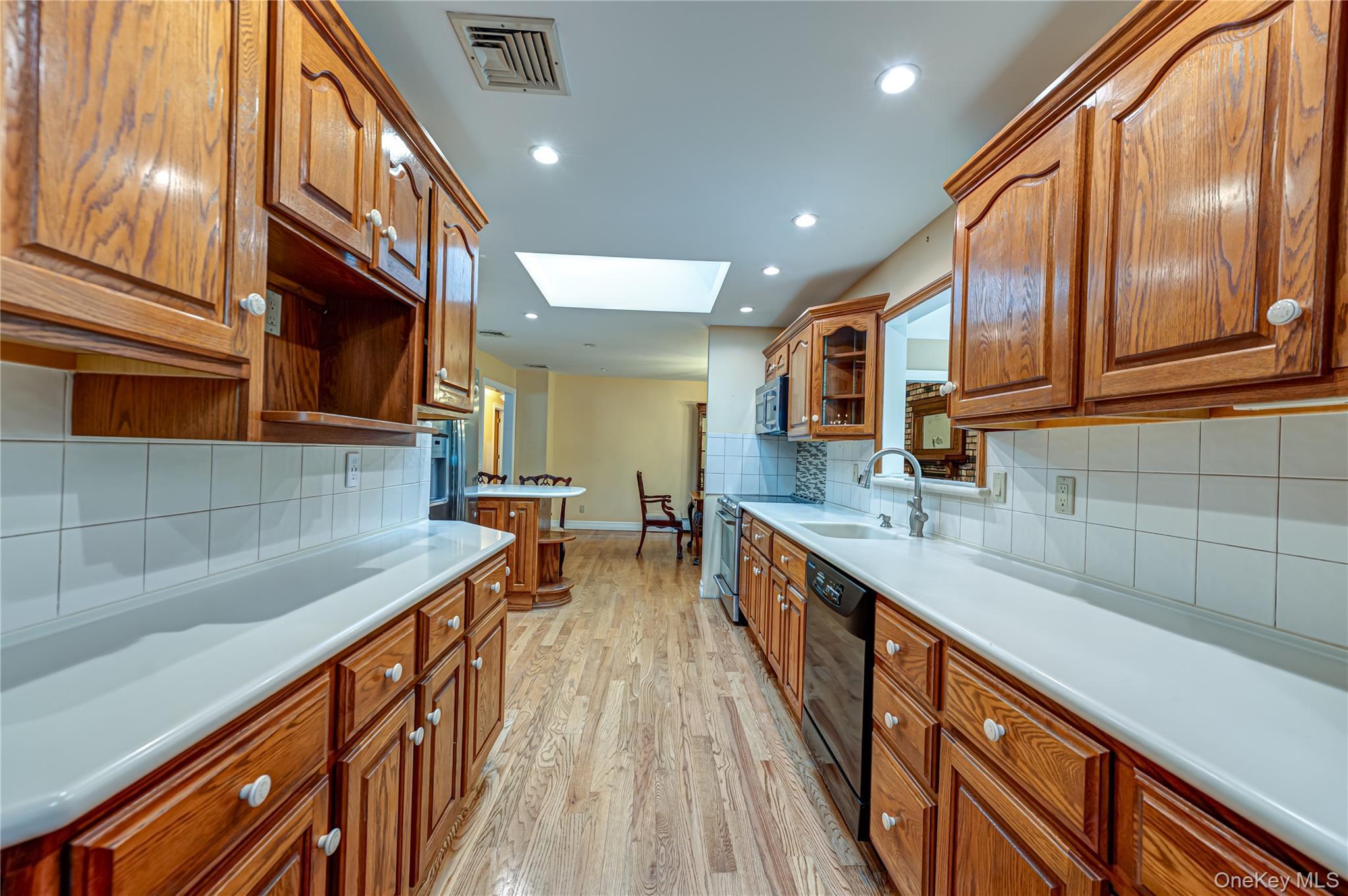 Single Family Jenny  Suffolk County, NY 11742, MLS-981909-13