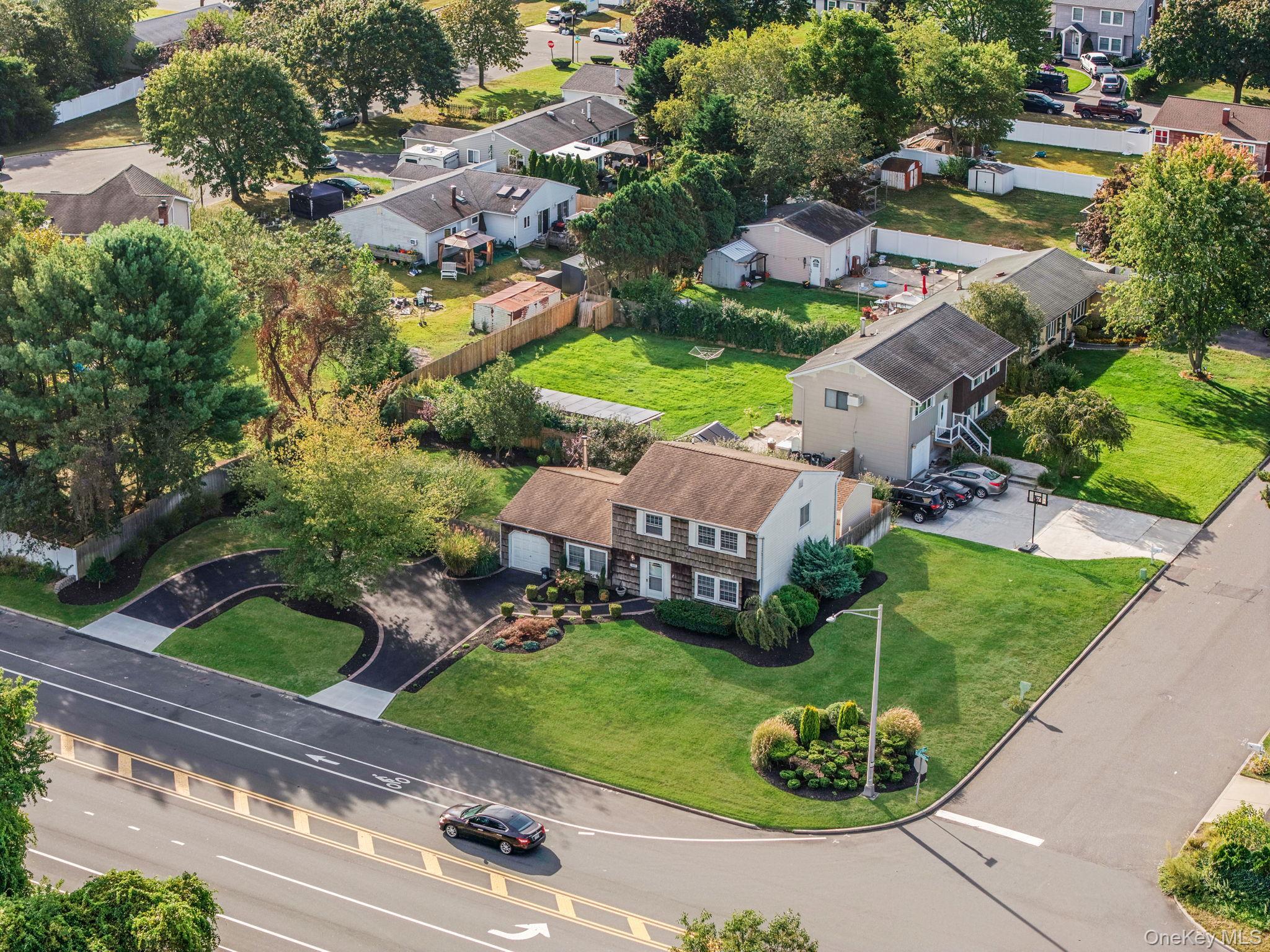 Single Family Woodside  Suffolk County, NY 11713, MLS-981920-29