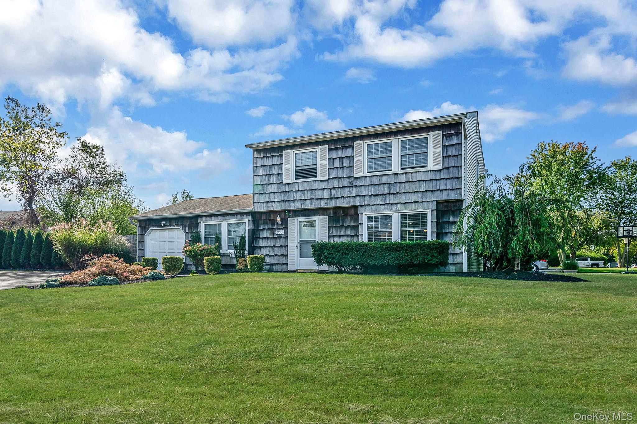 Single Family Woodside  Suffolk County, NY 11713, MLS-981920-31