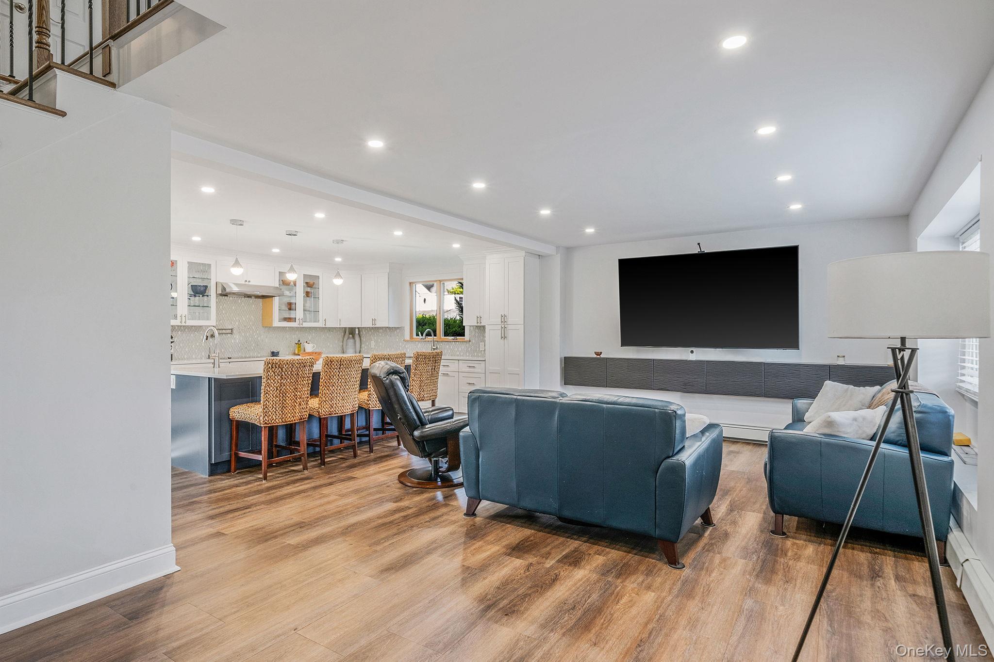 Single Family Woodside  Suffolk County, NY 11713, MLS-981920-4