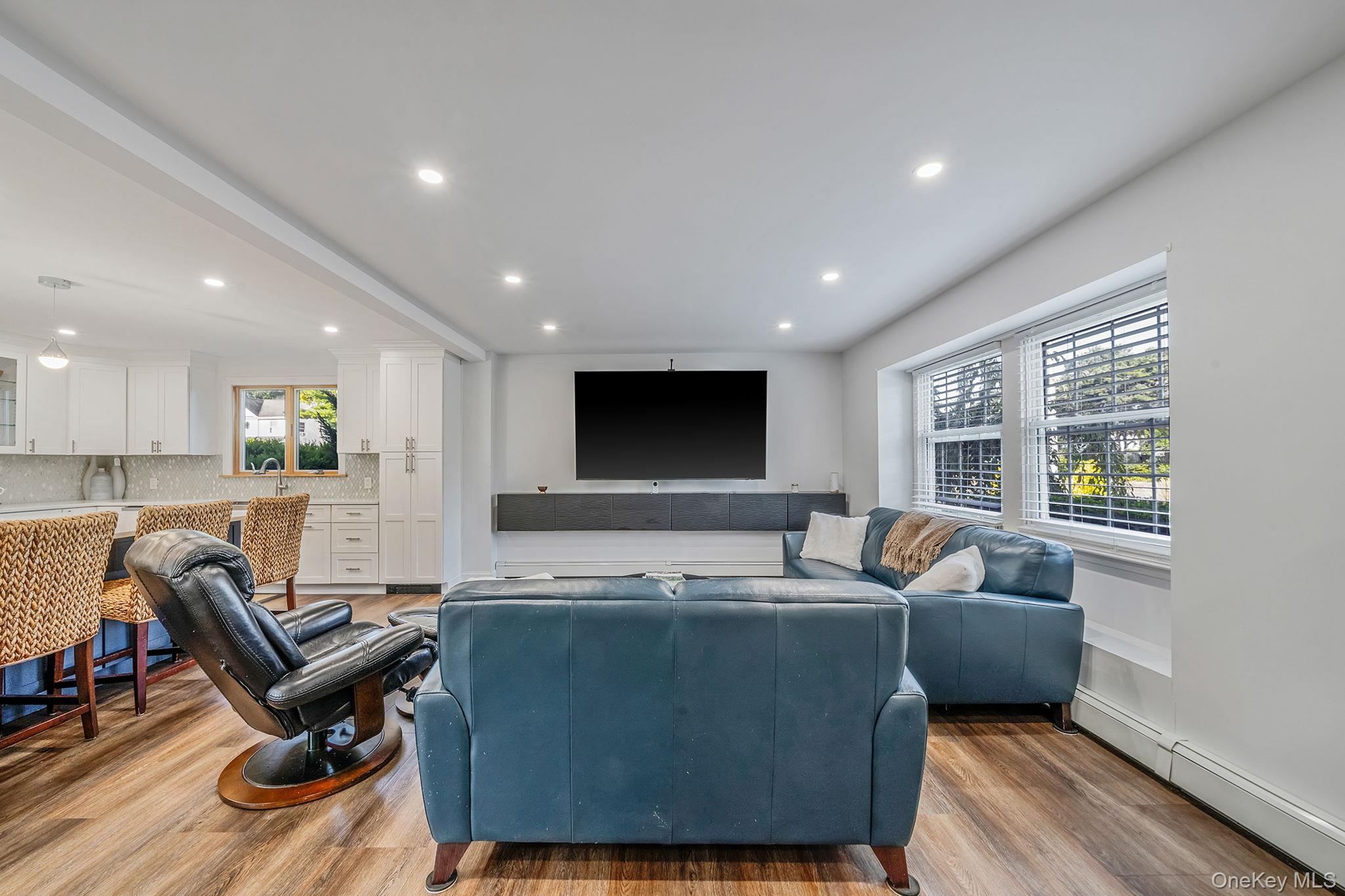 Single Family Woodside  Suffolk County, NY 11713, MLS-981920-5