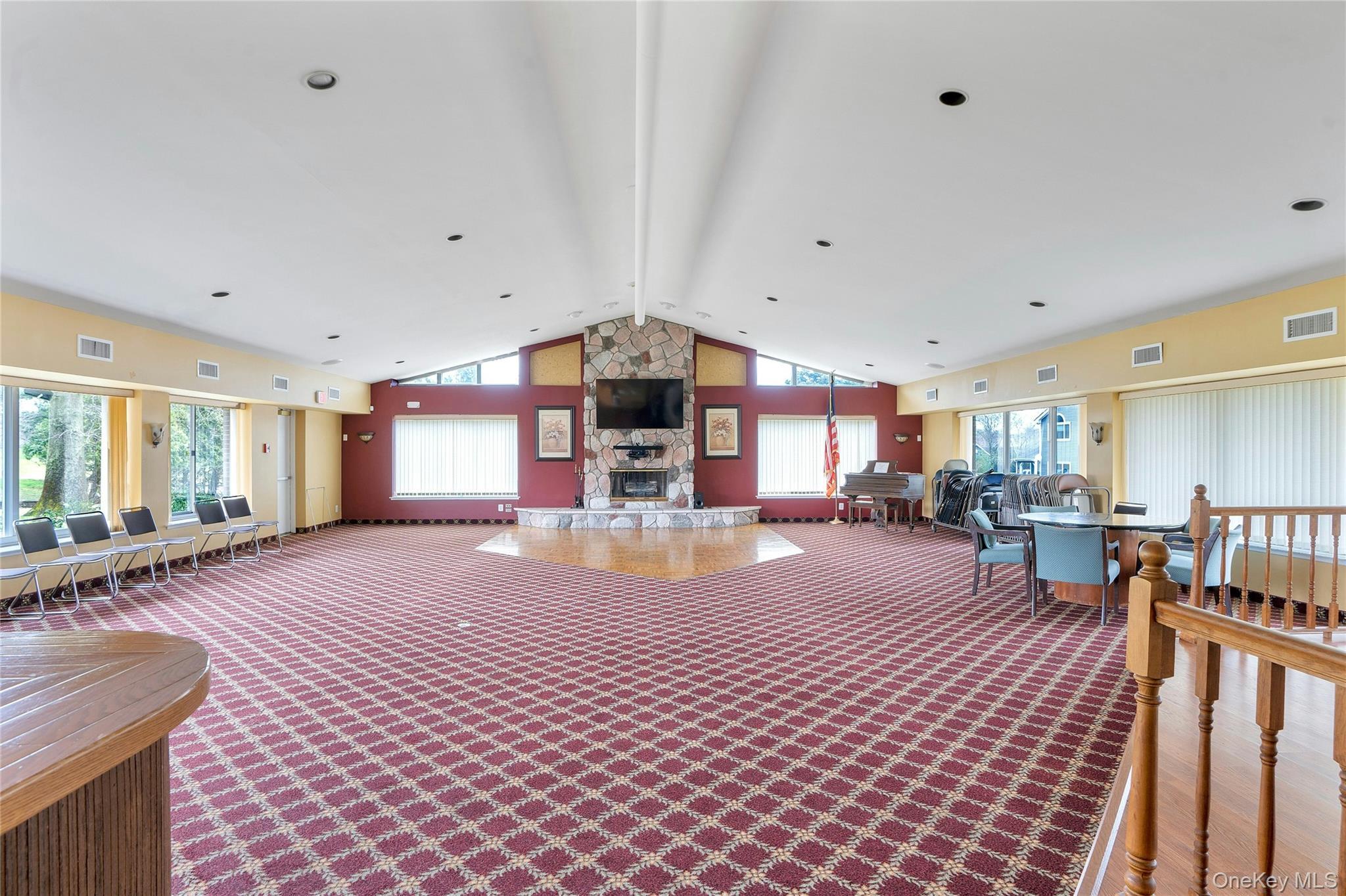 Condo Birchwood Park Suffolk County, NY 11953, MLS-981925-20