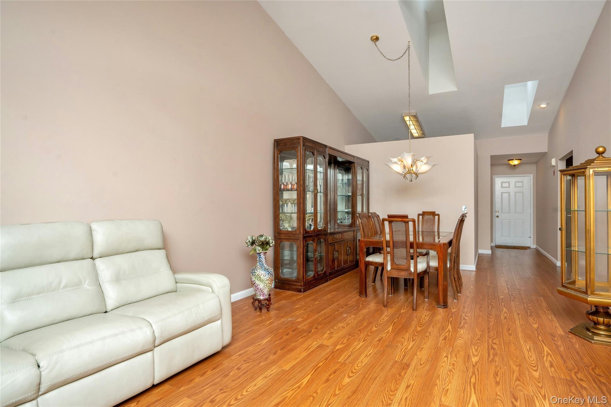 Condo Birchwood Park Suffolk County, NY 11953, MLS-981925-4