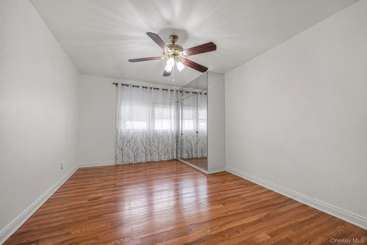 Single Family Harper  Bronx, NY 10466, MLS-981930-11