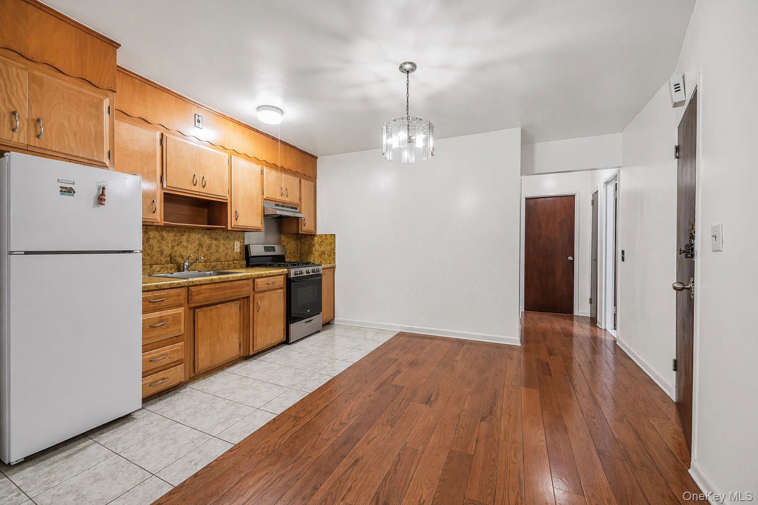 Single Family Harper  Bronx, NY 10466, MLS-981930-15