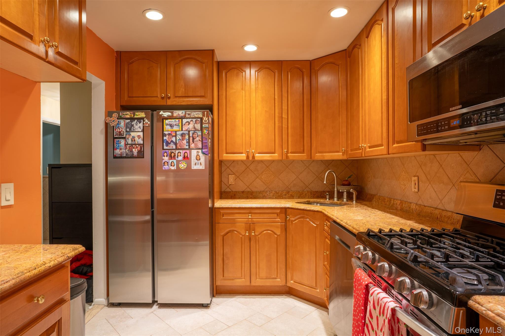 Coop Parkside  Rockland County, NY 10901, MLS-981941-10