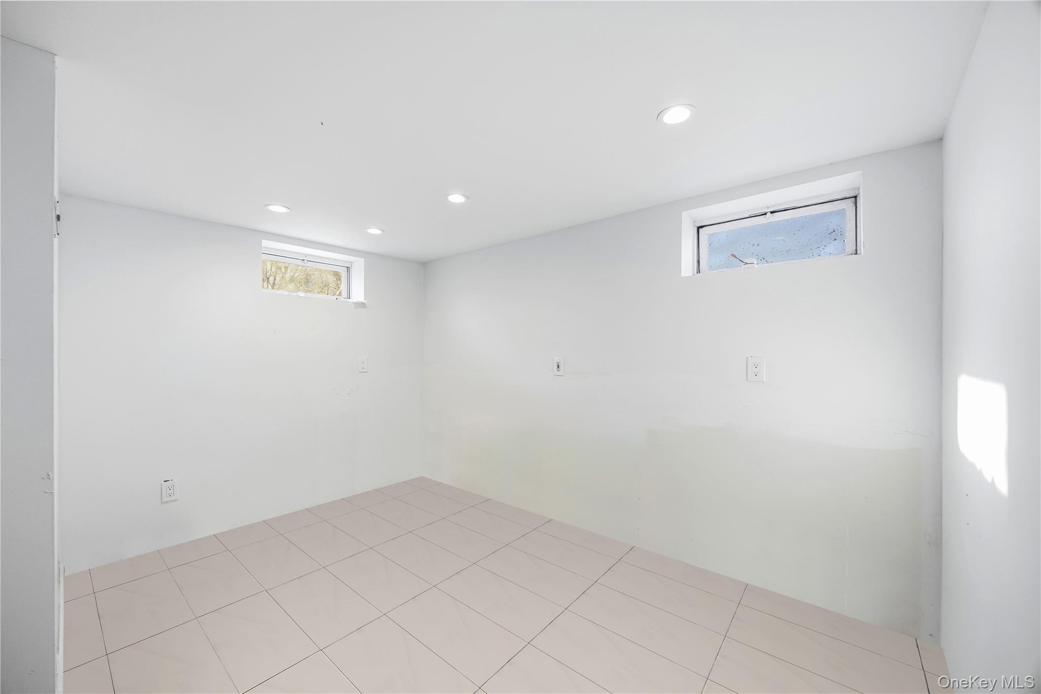 Single Family Platt  Suffolk County, NY 11704, MLS-981949-23
