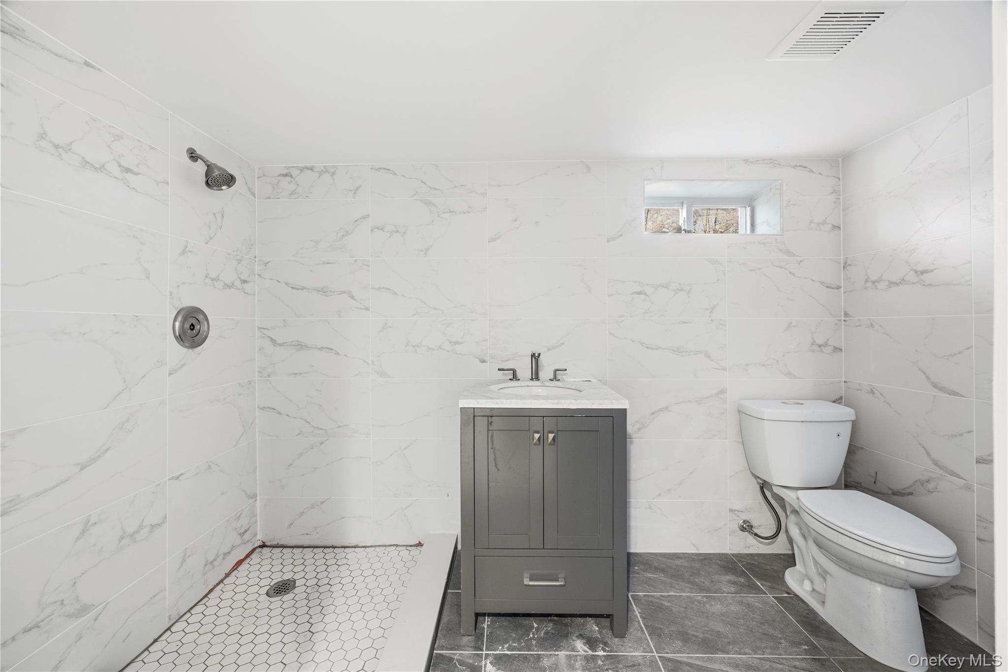 Single Family Platt  Suffolk County, NY 11704, MLS-981949-24
