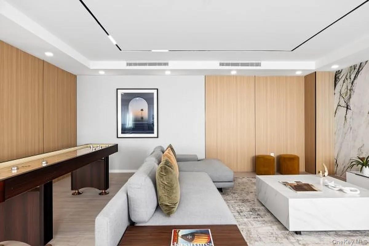 Condo 61st  Queens, NY 11377, MLS-981951-13