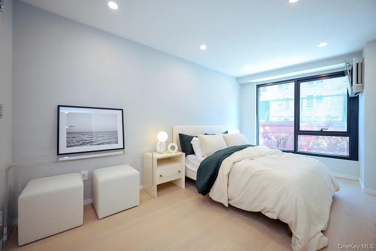 Condo 61st  Queens, NY 11377, MLS-981951-5