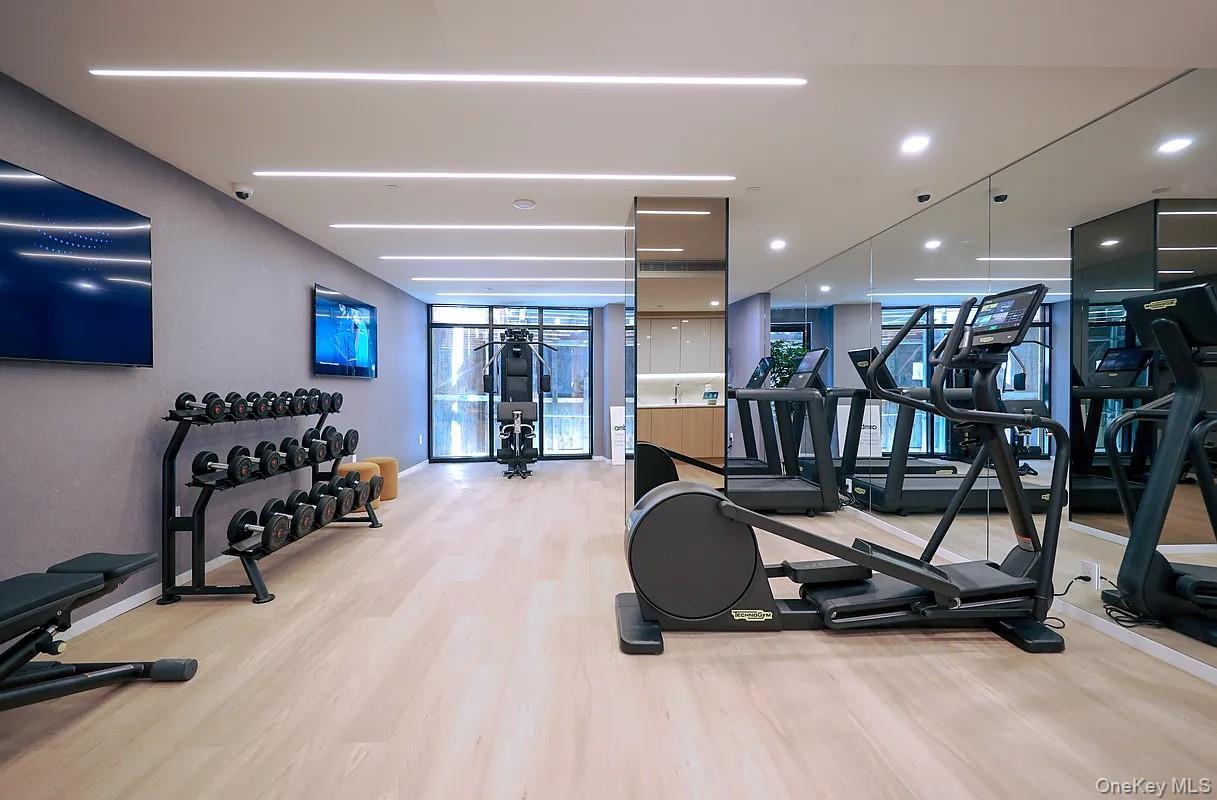 Condo 61st  Queens, NY 11377, MLS-981951-7