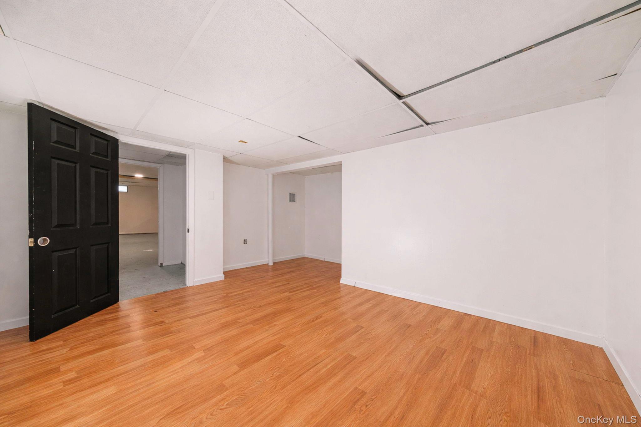 Single Family Forrest  Suffolk County, NY 11967, MLS-981953-33