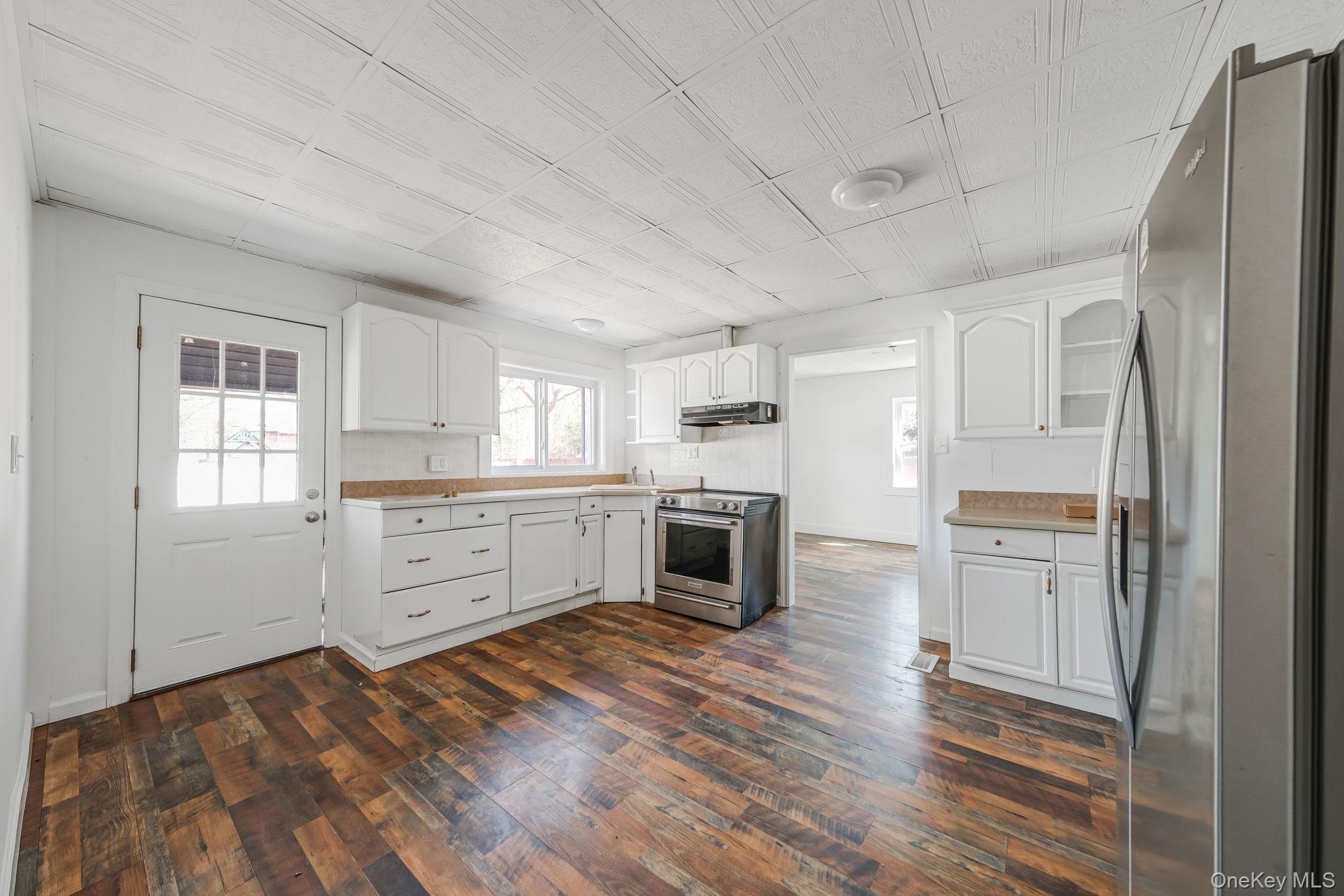 Single Family Forrest  Suffolk County, NY 11967, MLS-981953-9