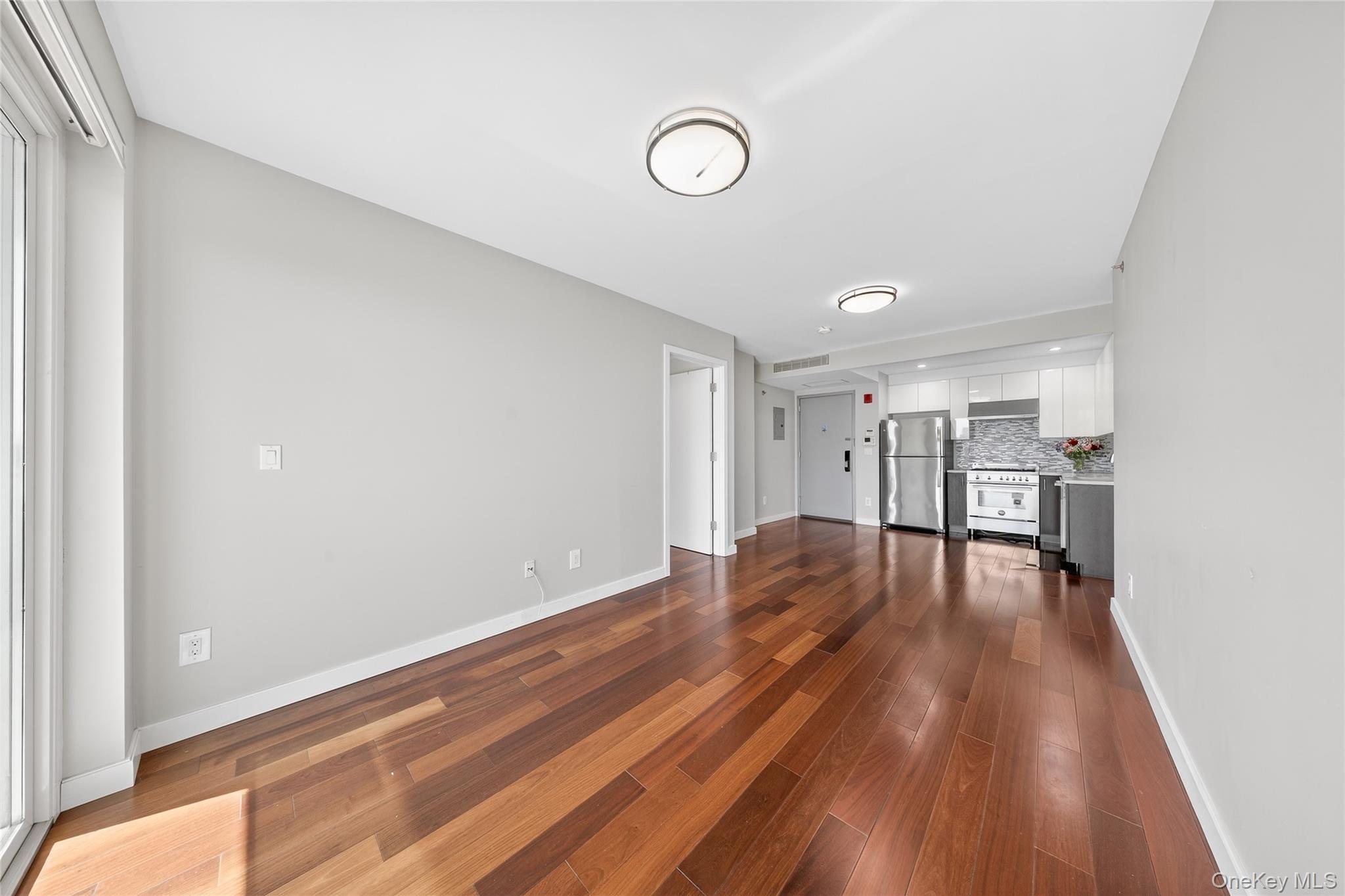 Condo 37th  Queens, NY 11354, MLS-981961-5