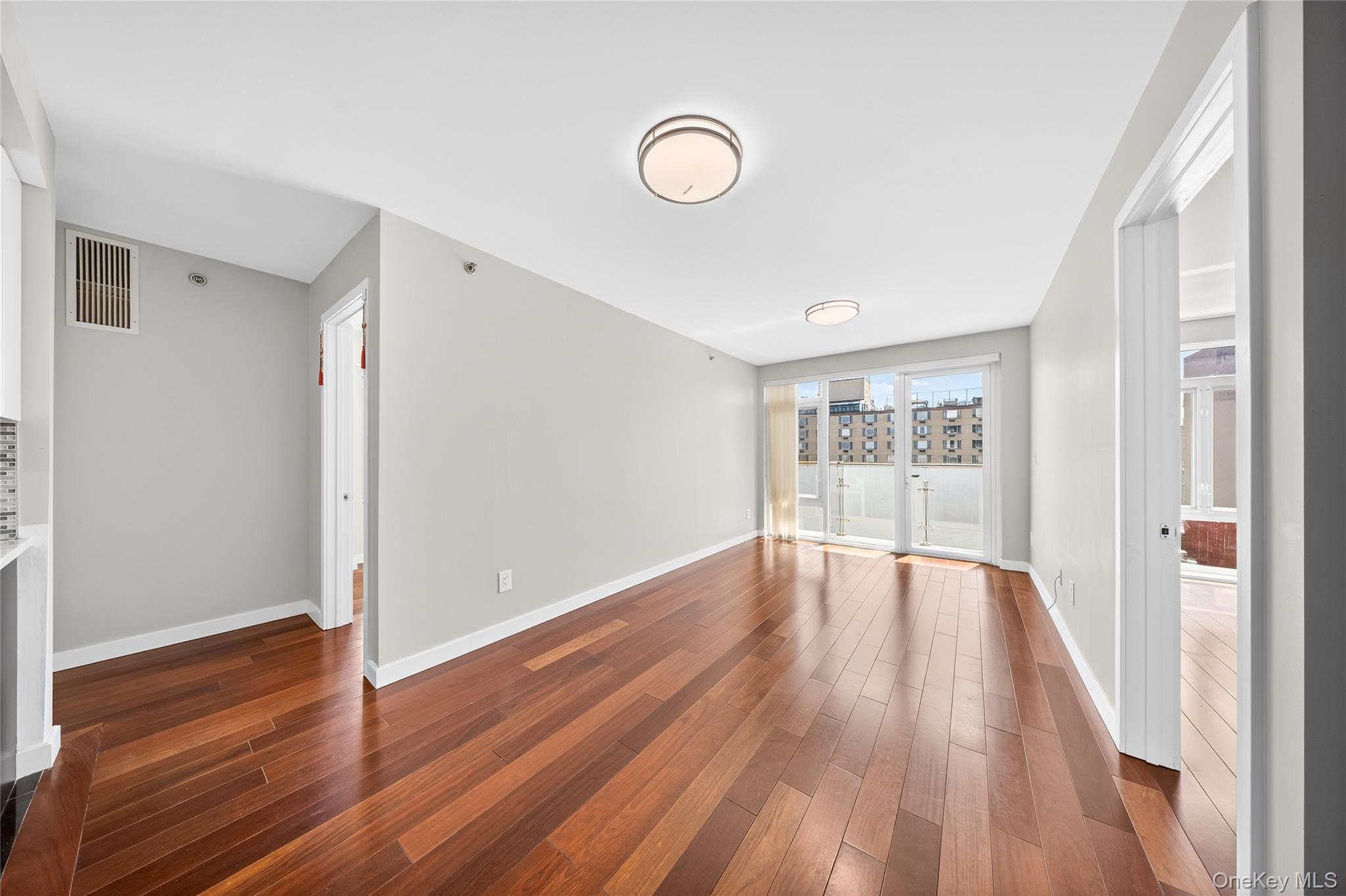 Condo 37th  Queens, NY 11354, MLS-981961-6